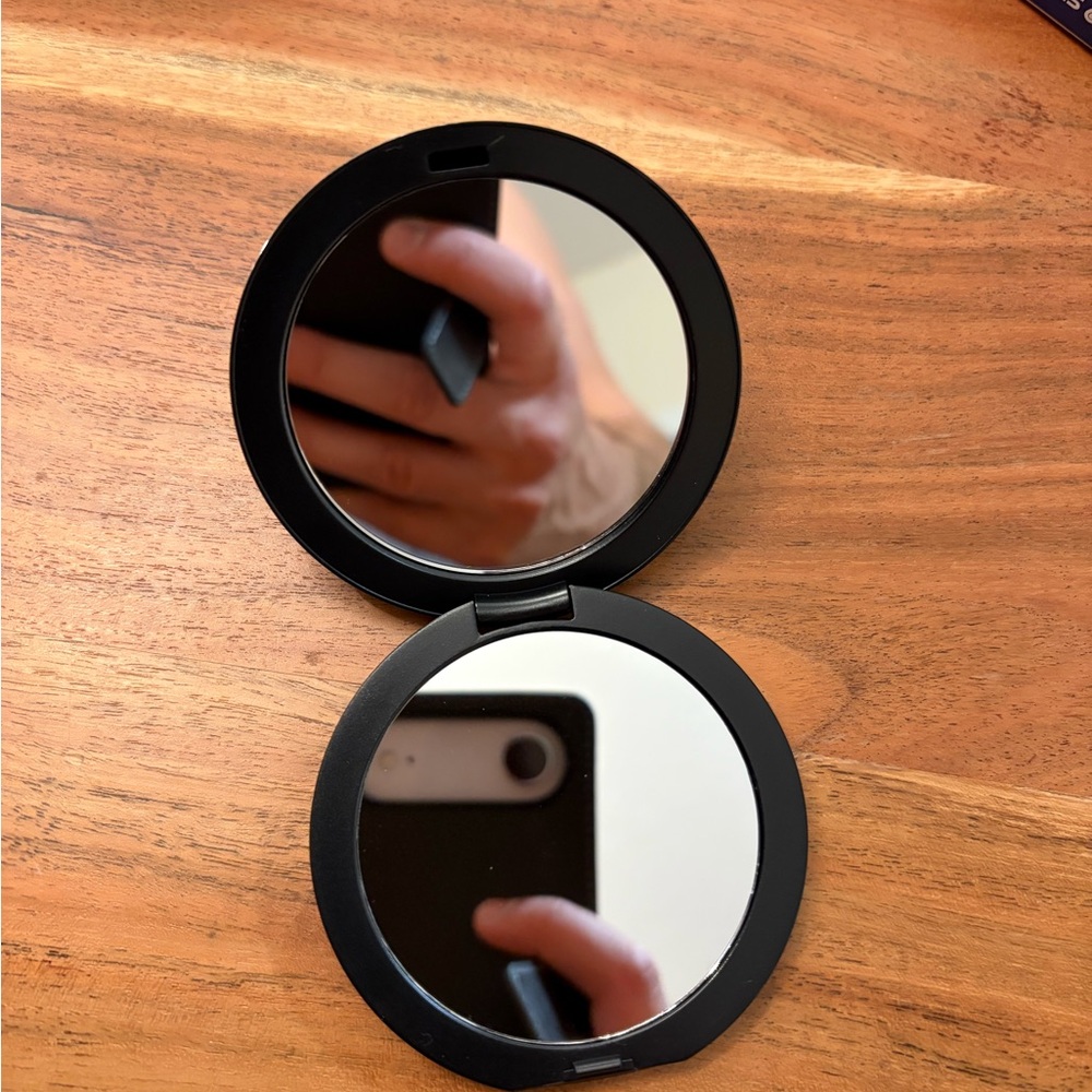 Dior Compact Mirror - Picture 4 of 4